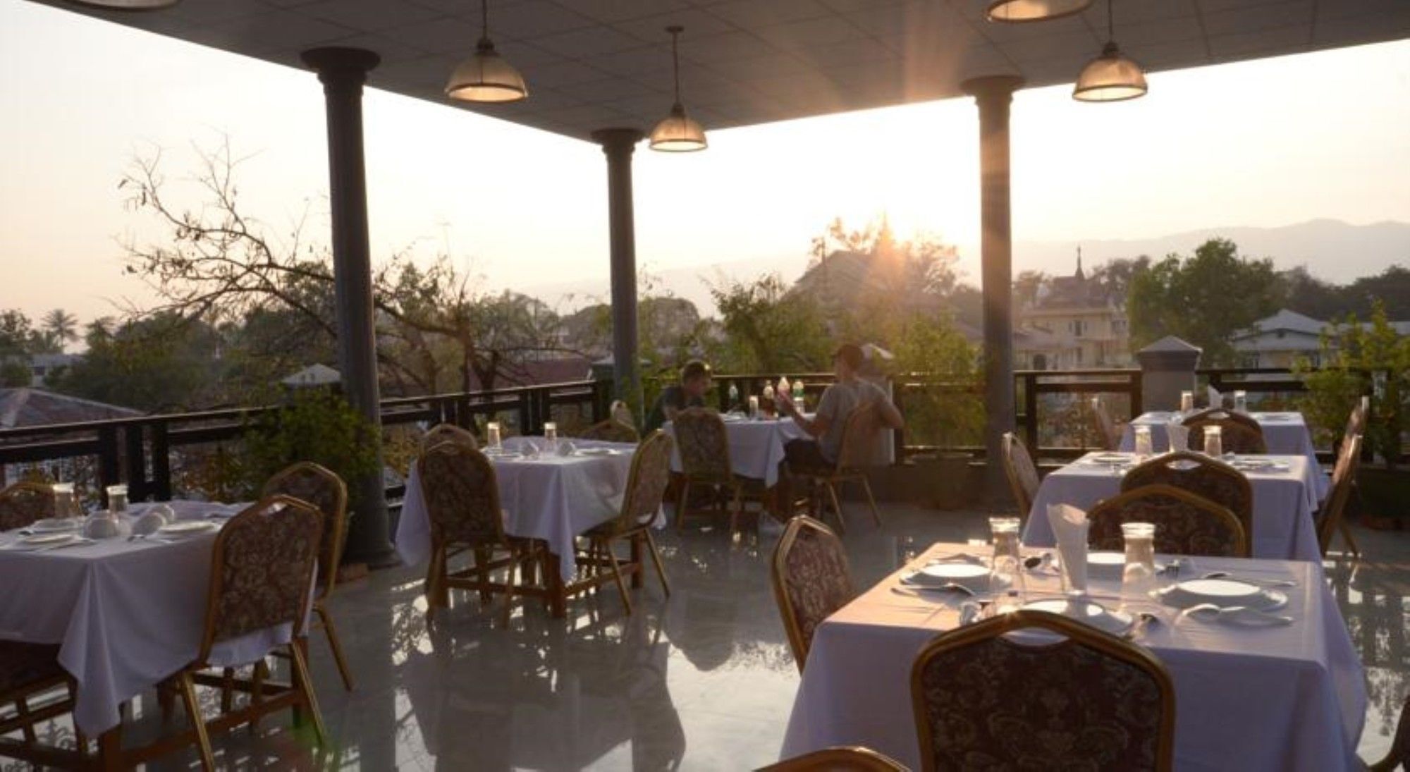 Inlay Palace Hotel Nyaung Shwe Exterior foto